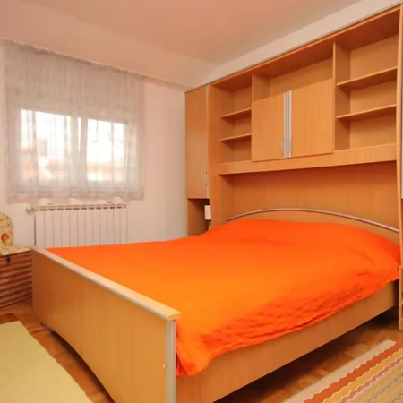 With A Parking Space - 7340 * Pula