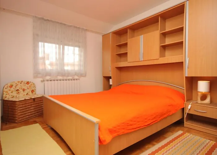 With A Parking Space - 7340 * Πούλα